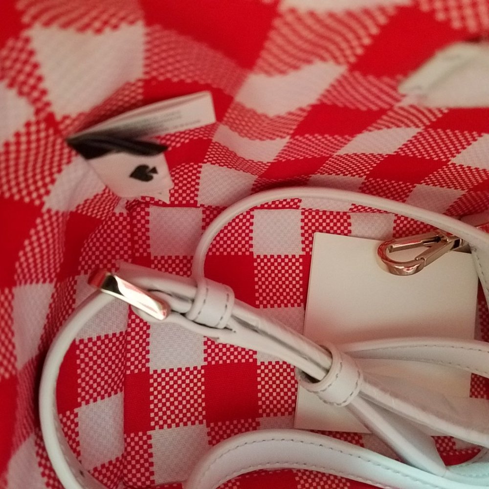 MAKE AN OFFER  Kate Spade Wicker Picnic Basket Strawberry White - Picture 11 of 13